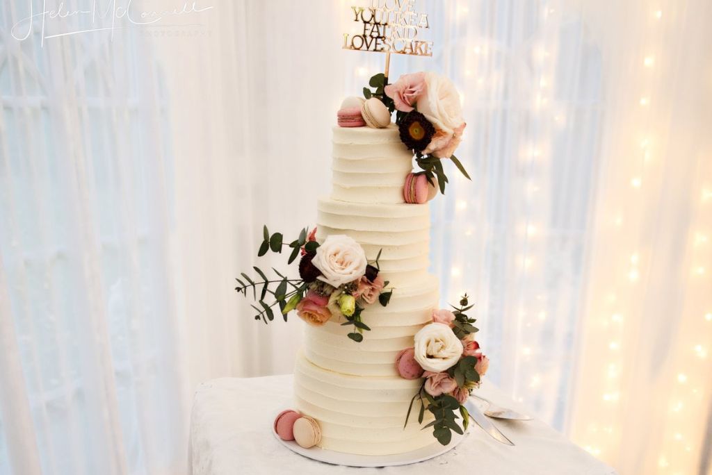 Simply-Divine Occasions-wedding-cake-ideal-bride