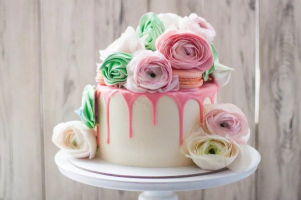 drip-cakes-wedding-cake-inspiration-ideal-bride